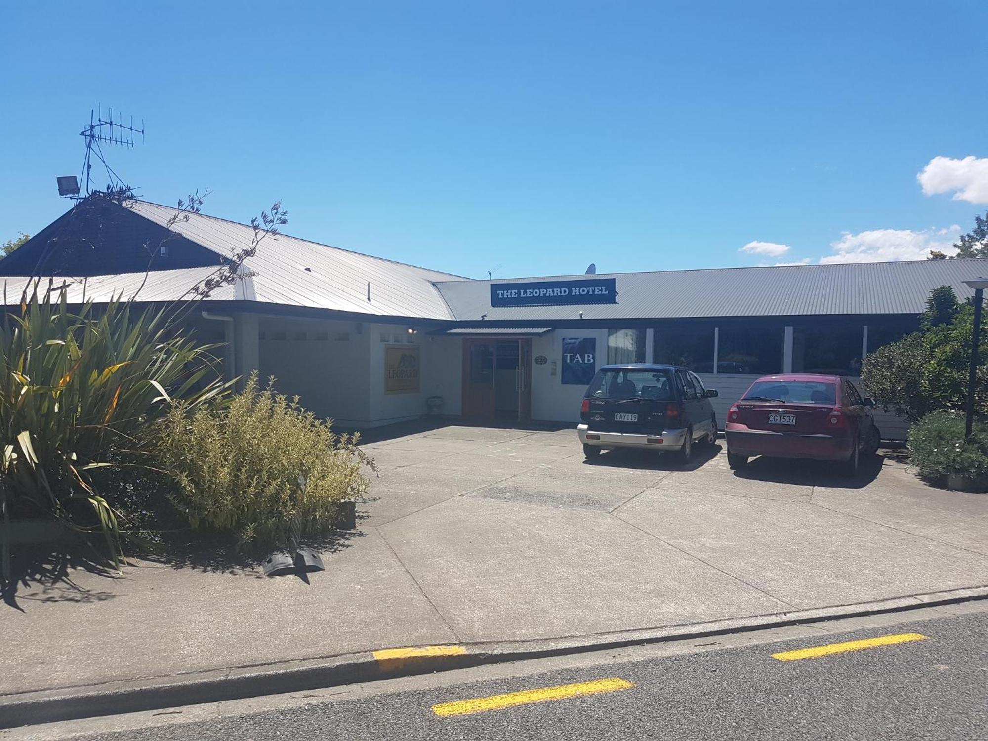Leopard Hotel Waipukurau Exterior foto